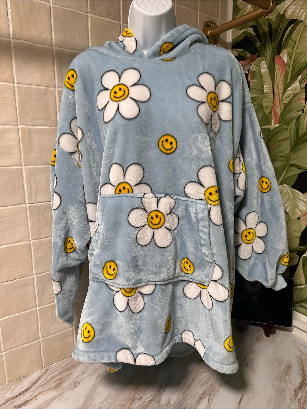 Throwzy by Mario Lorenz blue hoodie
